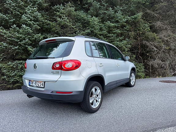 Volkswagen Tiguan 4 of 10