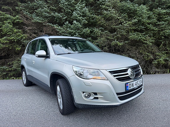 Volkswagen Tiguan 2 of 10