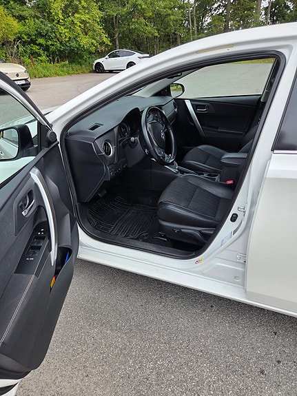 Toyota Auris 10 of 20