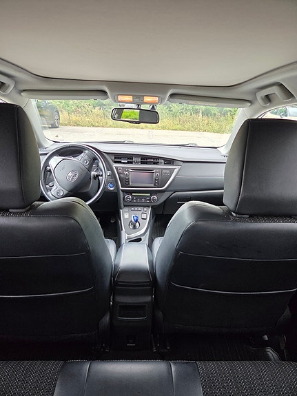Toyota Auris 7 of 20