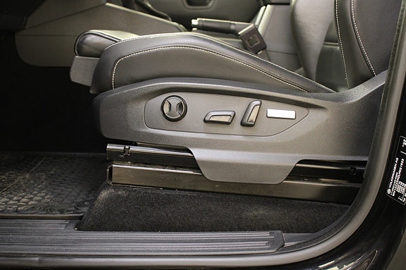 Volkswagen Amarok 23 of 30