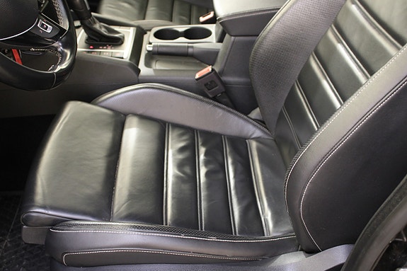 Volkswagen Amarok 24 of 30