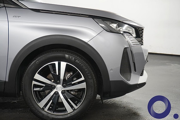 Peugeot 5008 2 of 27