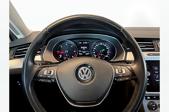 Volkswagen Passat 26 of 29