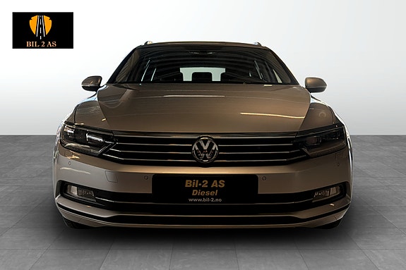 Volkswagen Passat 8 of 29
