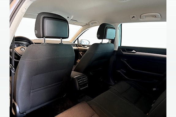 Volkswagen Passat 14 of 29