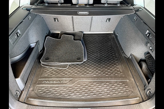 Volkswagen Passat 9 of 29