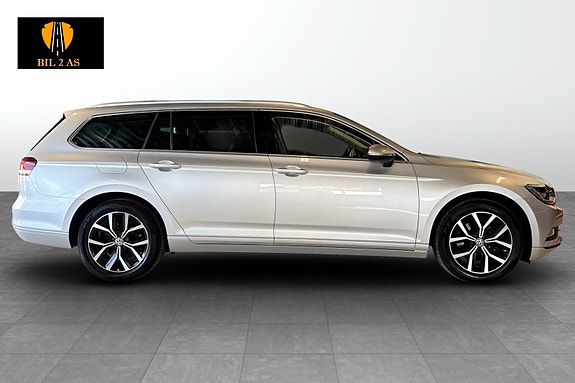 Volkswagen Passat 6 of 29