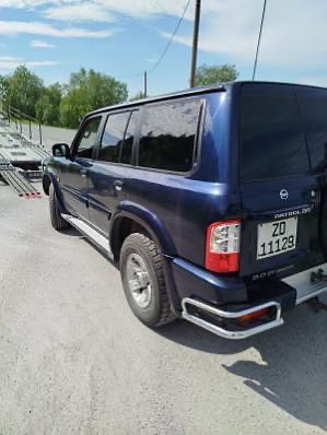 Nissan Patrol 3 of 5