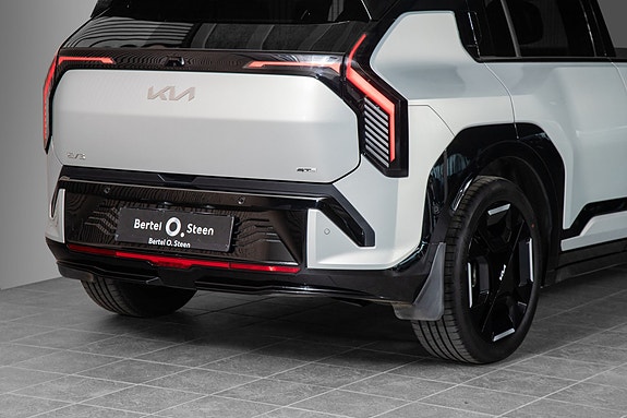 Kia EV3 8 of 28