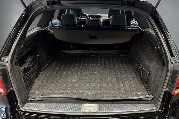 Mercedes-Benz E200 d 30 of 30