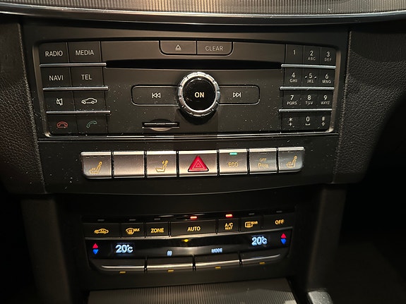 Mercedes-Benz E200 d 24 of 30