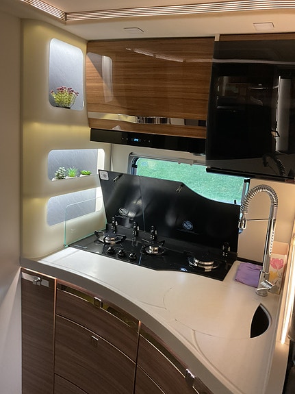 Eura Mobil Integra 760 QB 11 of 22