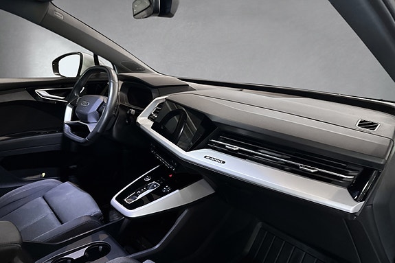 Audi Q4 e-tron 14 of 30