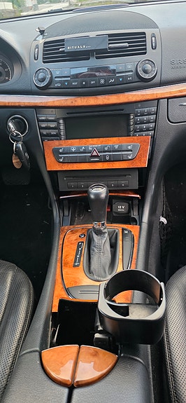 Mercedes-Benz E220 7 of 10