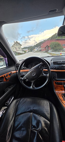 Mercedes-Benz E220 8 of 10