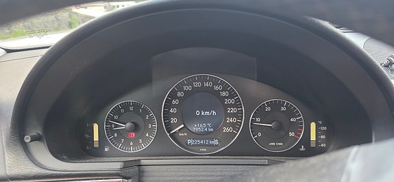 Mercedes-Benz E220 10 of 10