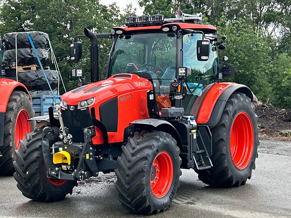 Kubota M6142 Premium 11 of 11