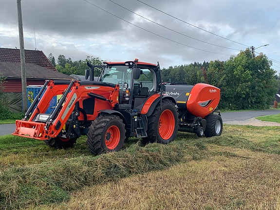 Kubota M6142 Premium 9 of 11