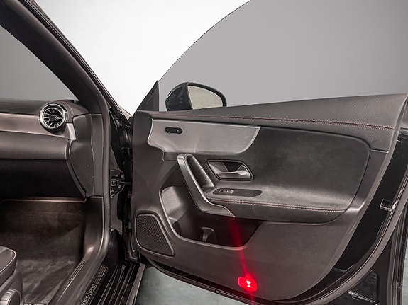 Mercedes-Benz CLA250 e 18 of 30