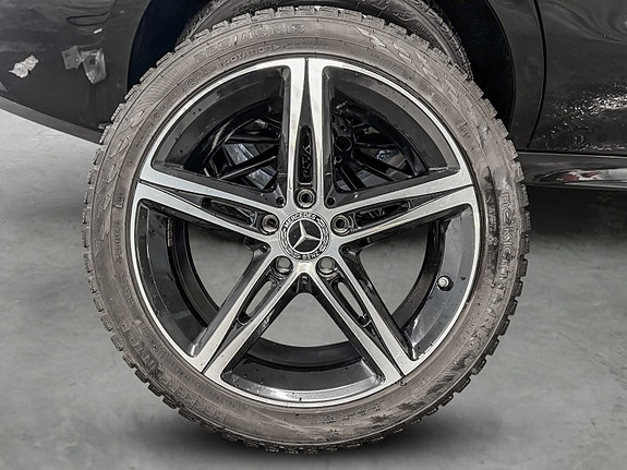 Mercedes-Benz CLA250 e 27 of 30