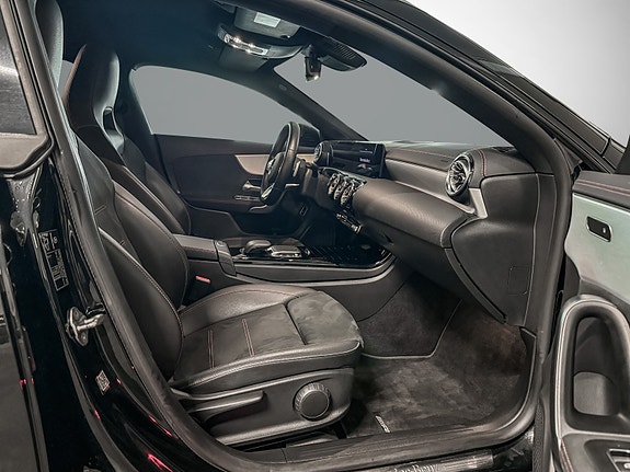 Mercedes-Benz CLA250 e 19 of 30