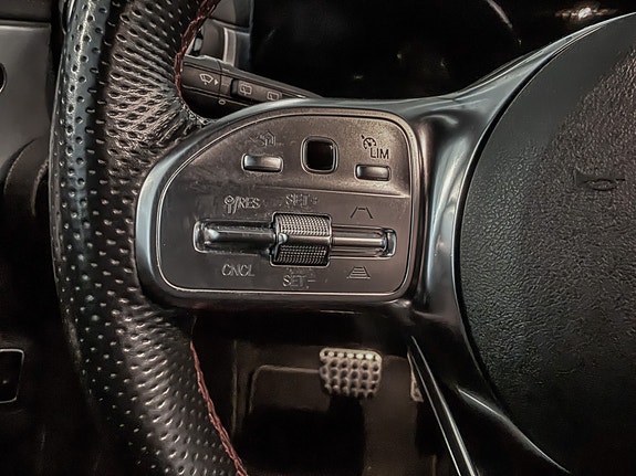 Mercedes-Benz CLA250 e 14 of 30