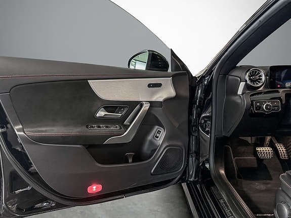 Mercedes-Benz CLA250 e 9 of 30