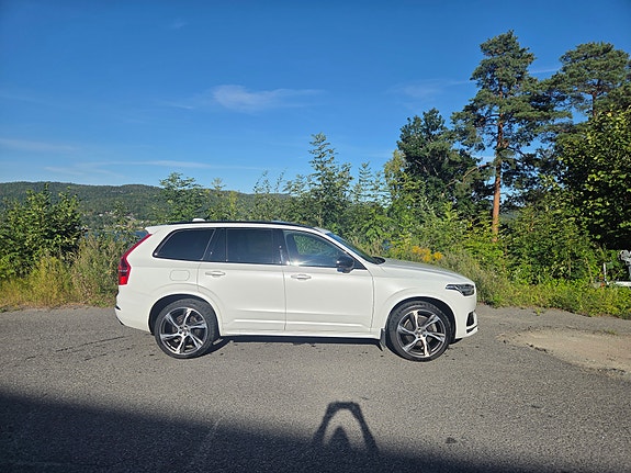 Volvo XC90 8 of 30