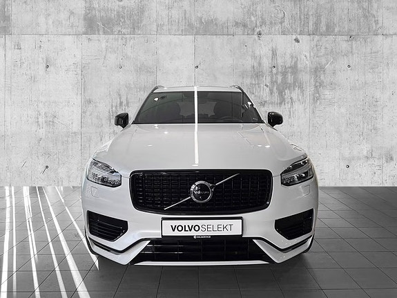 Volvo XC90 12 of 30