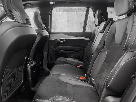 Volvo XC90 25 of 30