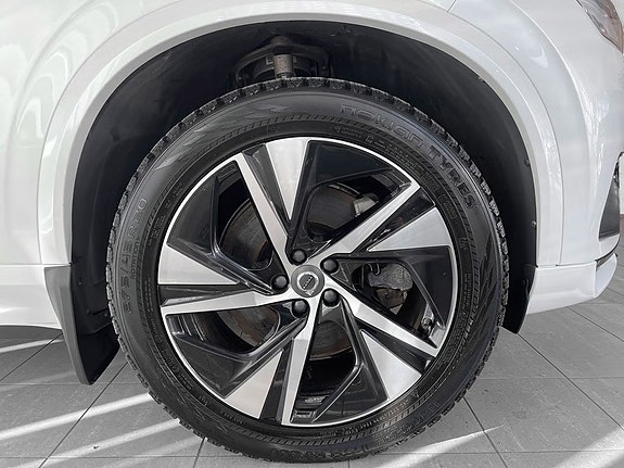 Volvo XC90 15 of 30