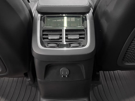 Volvo XC90 27 of 30