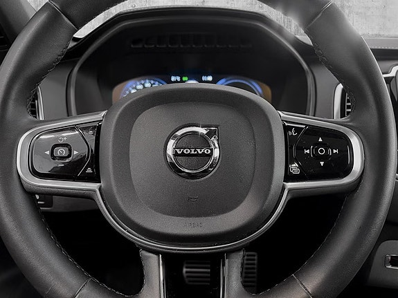 Volvo XC90 18 of 30
