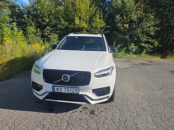 Volvo XC90 2 of 30