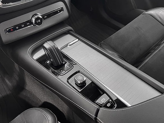 Volvo XC90 20 of 30