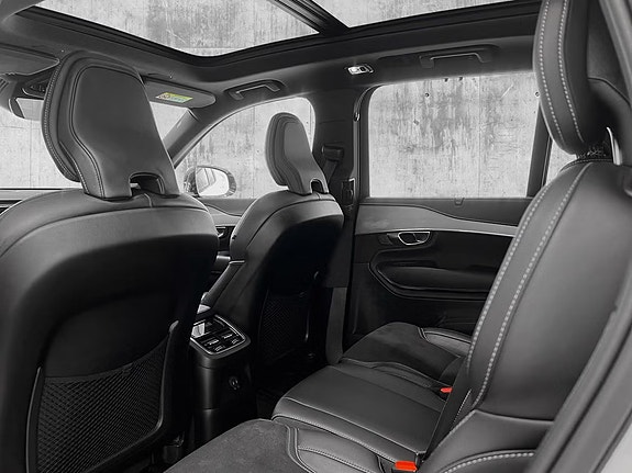 Volvo XC90 24 of 30