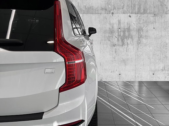 Volvo XC90 13 of 30