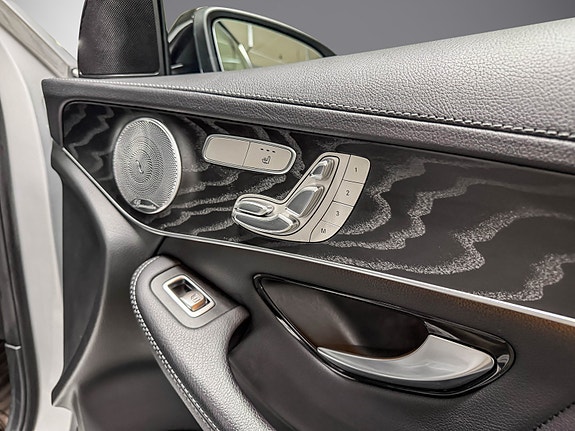 Mercedes-Benz GLC350 e 18 of 30