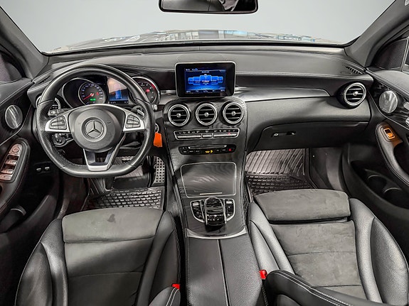 Mercedes-Benz GLC350 e 13 of 30