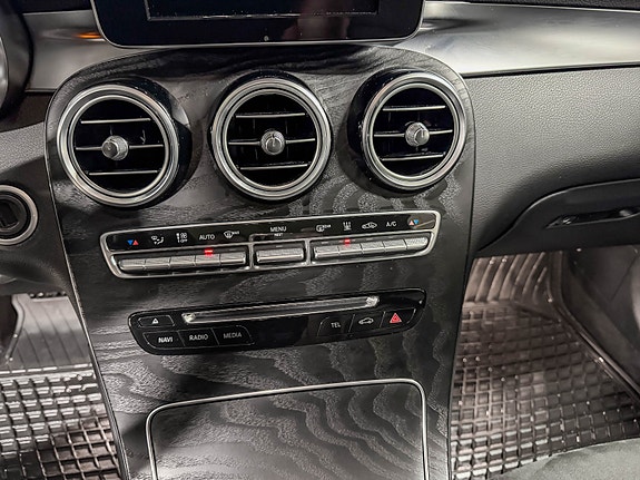 Mercedes-Benz GLC350 e 15 of 30