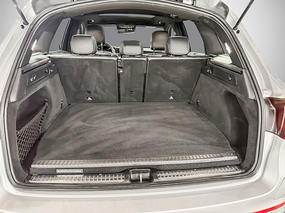 Mercedes-Benz GLC350 e 30 of 30