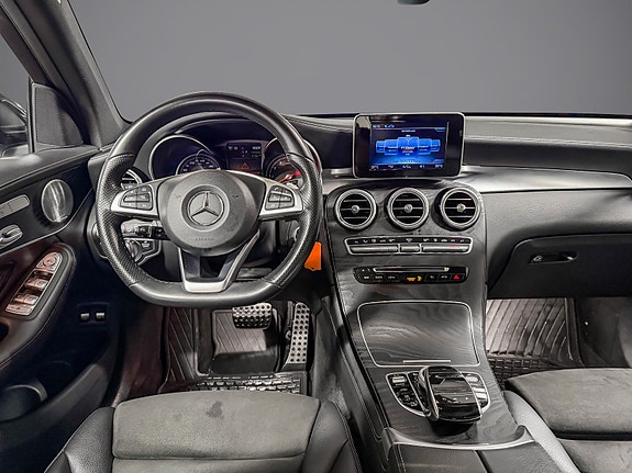 Mercedes-Benz GLC350 e 14 of 30