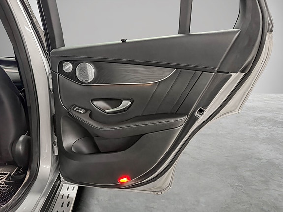 Mercedes-Benz GLC350 e 26 of 30