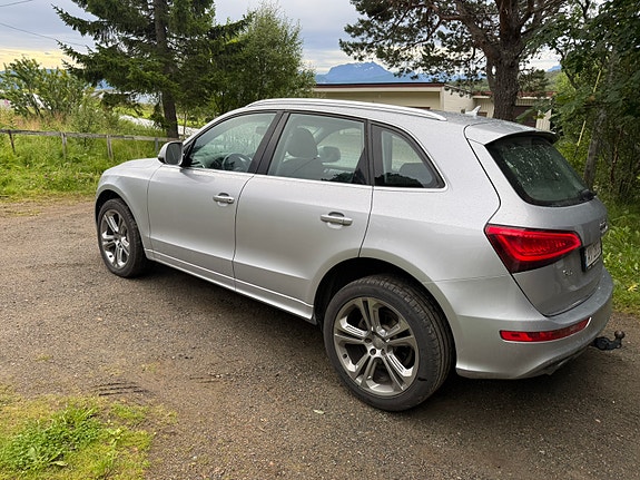 Audi Q5 2 of 5