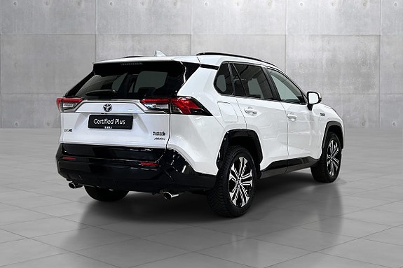Toyota RAV4 Plug-in Hybrid 5 of 5