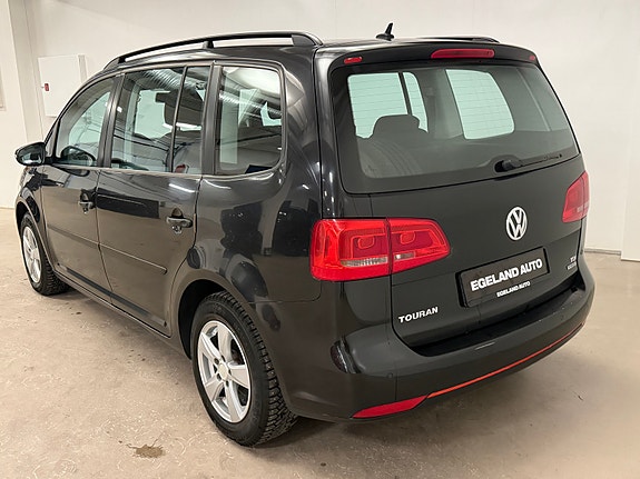 Volkswagen Touran 5 of 5