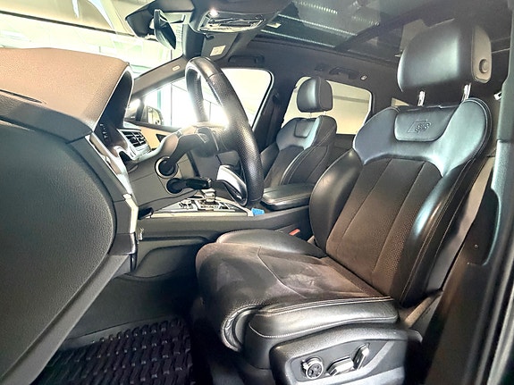 Audi Q7 10 of 18