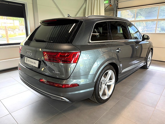 Audi Q7 6 of 18
