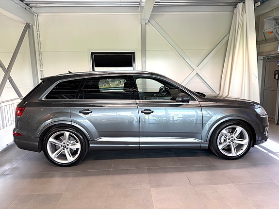 Audi Q7 7 of 18